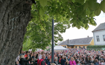 Akkora volt a késés, hogy Pannonhalma felmondta a szerződést