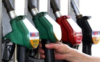  Bruttó 2 forinttal csökken a benzin ára