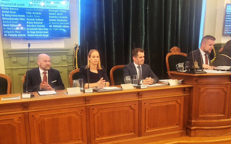 Három alpolgármestere van már Pintér Bencének