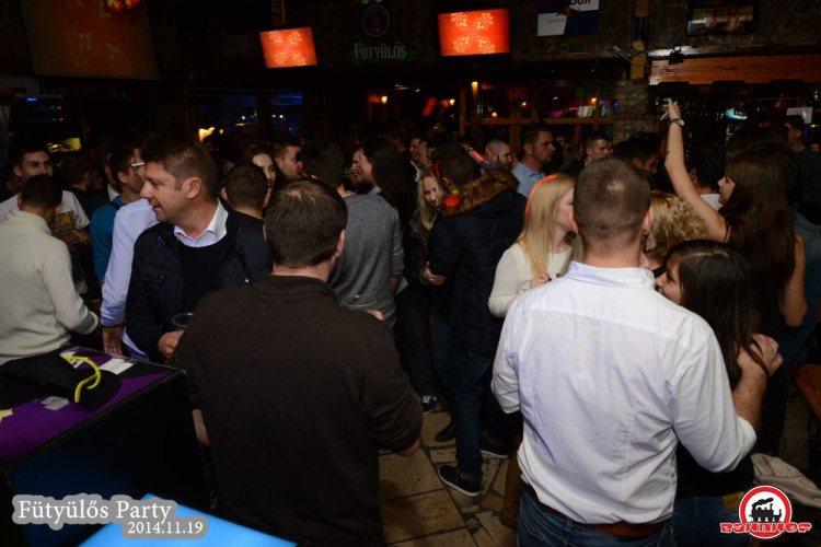 2014.11.19.Szerda - Fütyülős Party