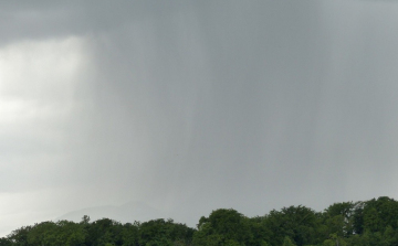 Lehűl a levegő és zápor, zivatar, valamint eső várható