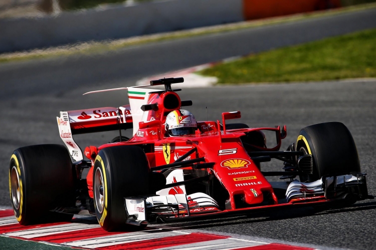 Mexikói Nagydíj - Vettelé a pole pozíció, Hamilton harmadik