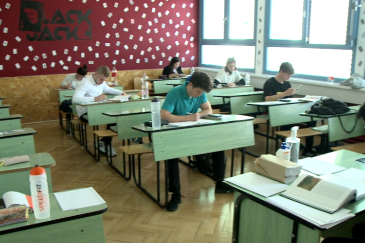 Történelemből érettségiztek ma a diákok