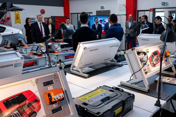 A cél az energiafüggetlenség: Zalaegerszegen fejlesztett a győri egyetem