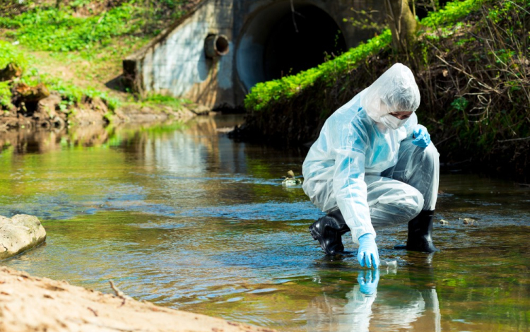 Stagnál a koronavírus a szennyvízben