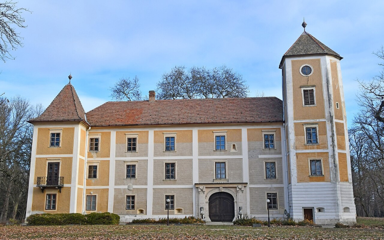 Maradt a polgármester, de új lett a képviselő-testület Héderváron