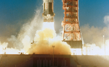 Fél évszazaddal ezelőtt indult útjára az első holdrakéta