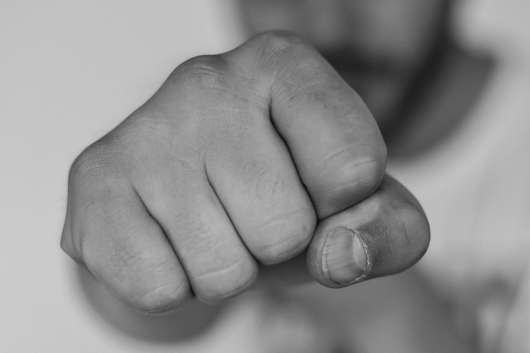 Összevertek és kiraboltak egy férfit