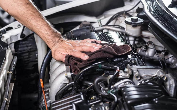 Két autószervizt is lebuktatott a NAV