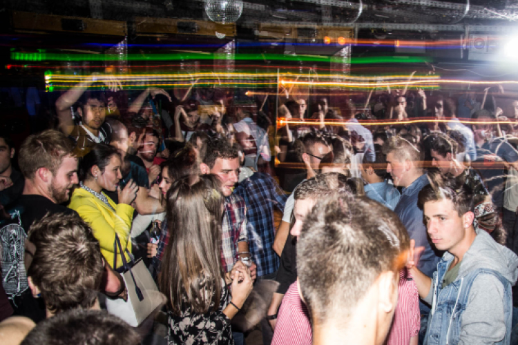 2015.10.09.Péntek - Friday Night Party