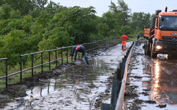 Sok dolga volt a tűzoltóknak a tegnapi vihar miatt
