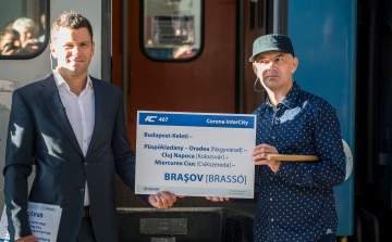 Útnak indult az első kétnyelvű vonat Brassóba
