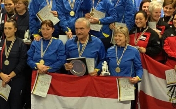 Kupát nyert a győri női tekecsapat Münchenben