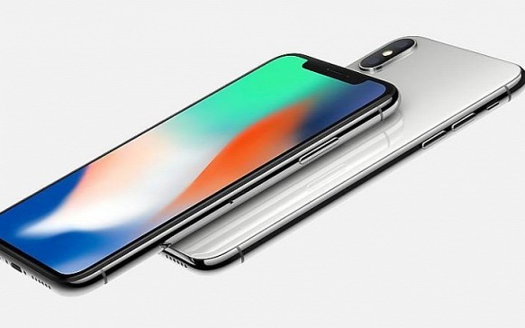 Samsung kijelzőt kaphat az új iPhone X Plus