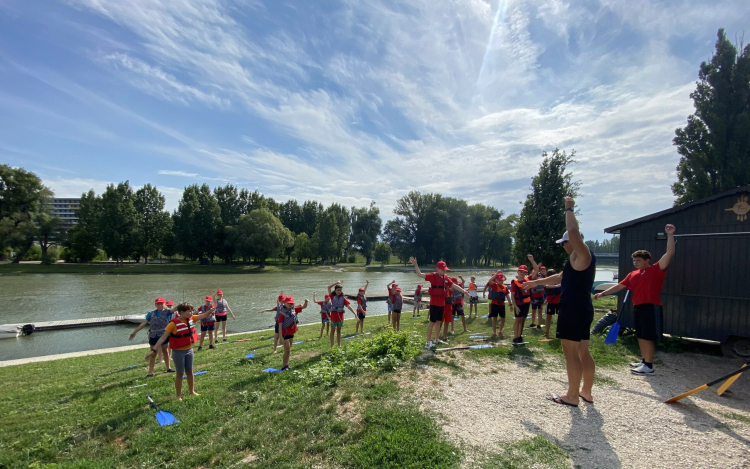A Győri Vízisport Egyesület kajak-kenu táborában jártunk