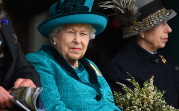Koronavírus: II. Erzsébet elhagyta a Buckingham-palotát 