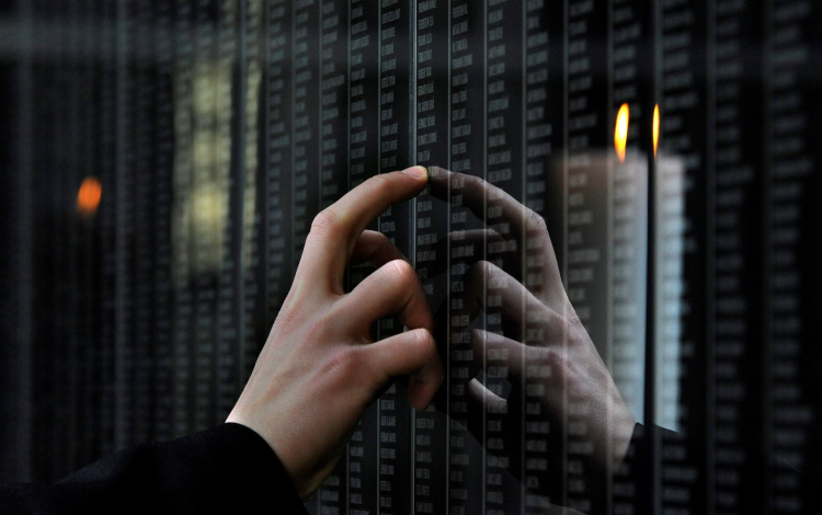 Holokauszt emléknap - Hende: nem fordulhat elő, hogy az állam ne védje meg állampolgárait