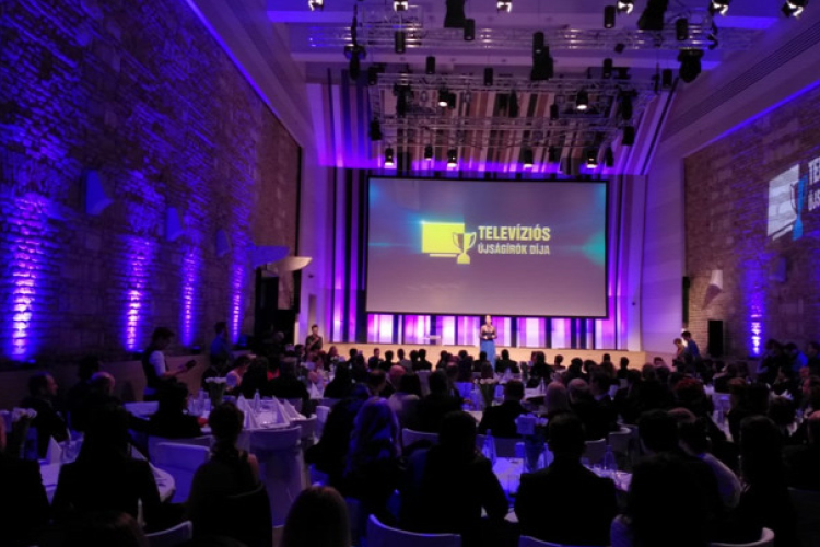 Dííjat nyert Kovács Patrícia, Majka és az Áll az alku is