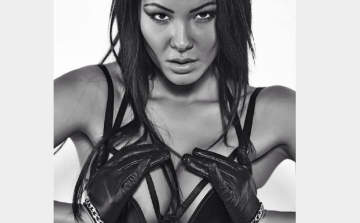 Bevállalós képei miatt osztják ÉNB Alexát 