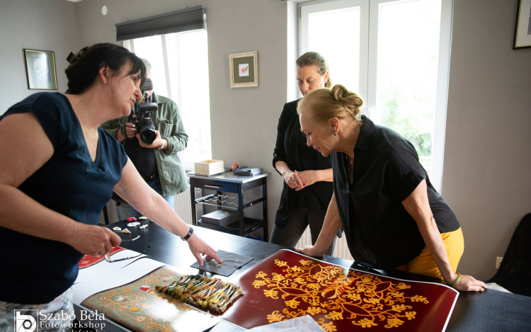 Beszélgess velem! – Így készül a Nemzeti Színház díszfüggönye