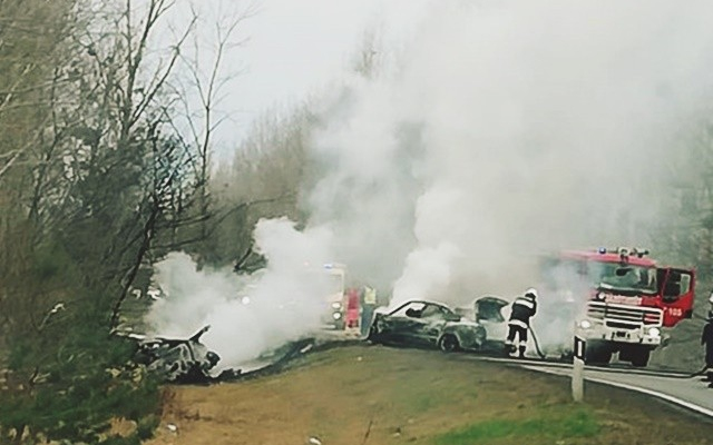 Kigyulladt egy autó Fertődnél