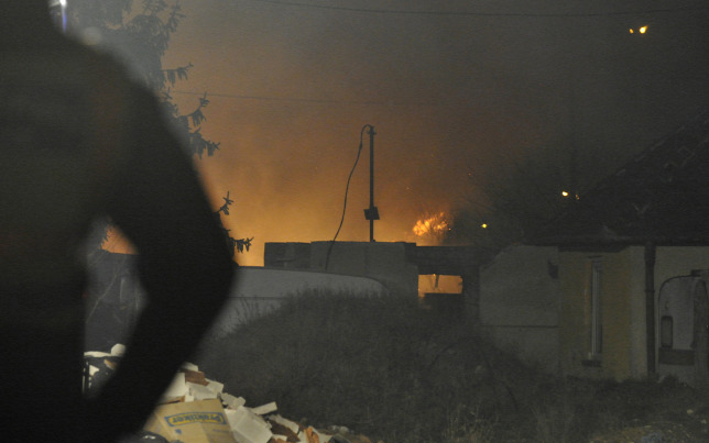 Robbanások voltak, családi házak égtek ki Óbudán