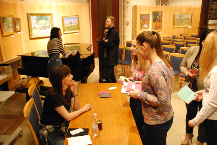 Oravecz Nóra előadása a győri Zsinagógában