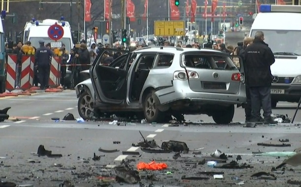 Felrobbantottak egy autót Berlinben 