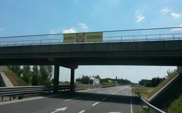 Megszűnt a forgalomkorlátozás az M1-esen Győr közelében