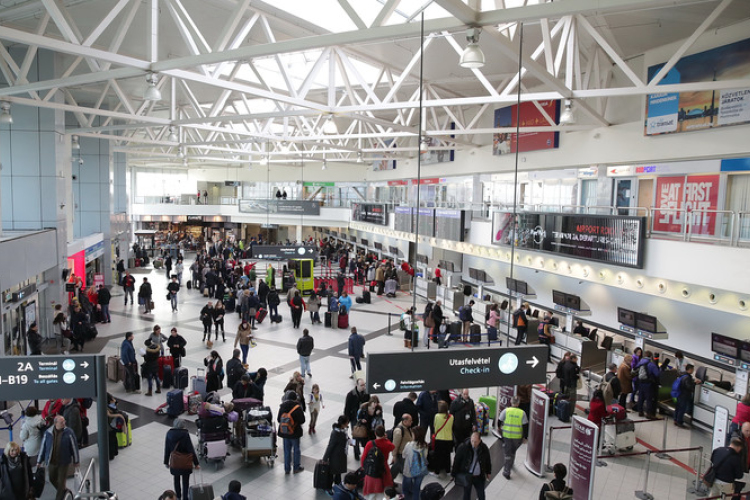 200 utas csomagja maradt Budapesten