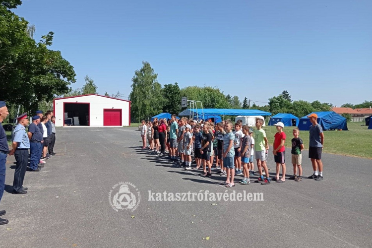 Elstartolt a tűzoltótábor Sáráspusztán