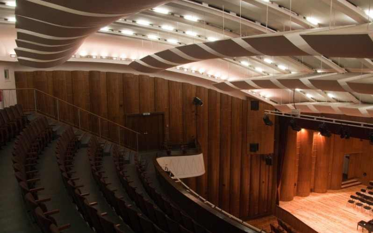 A gyermekálmok áprilisa