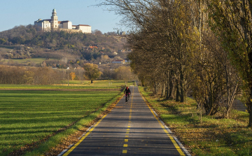 A második lett a Győr-Pannonhalma bicikliút az Év kerékpárútja pályázaton