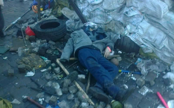 Videó: fiatal lány kért segítséget a kijevi zűrzavarból