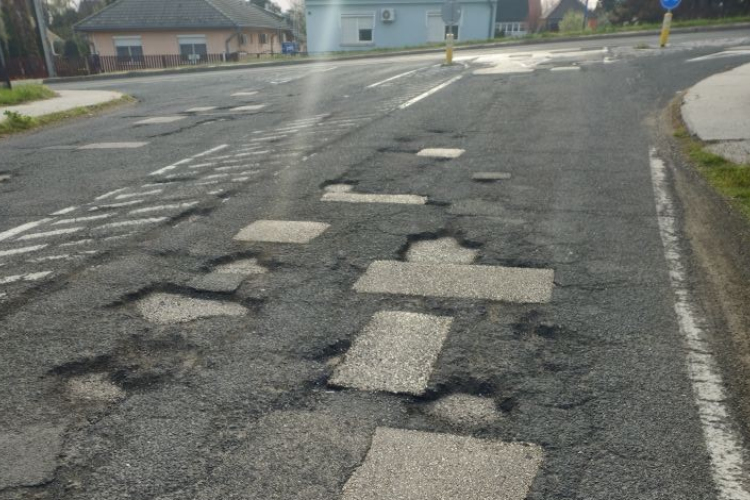 Egy útfelújítás két olvasata