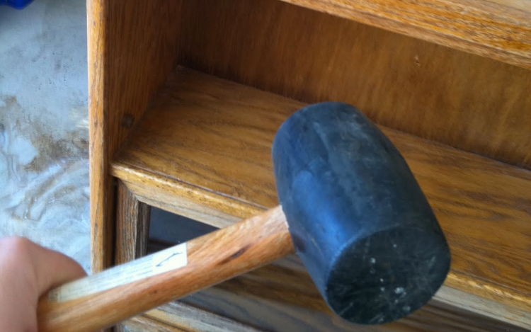 Előzetesben a gumikalapáccsal verekedő férfi