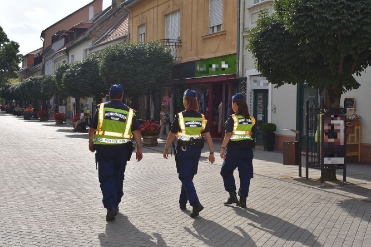 Fokozott rendőri jelenlét van érvényben Győr belvárosában