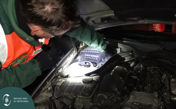 Kávénak álcázott csempészárura bukkantak a pénzügyőrök