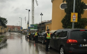 Közlekedésbiztonsági ellenőrzést tartottak a rendőrök Győrben.