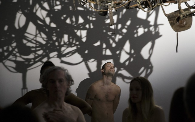 Meztelenül sétáltak a múzeumban 