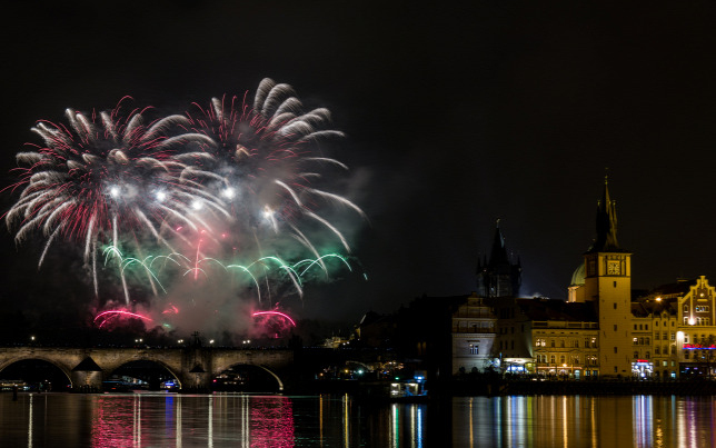 Tűzijáték helyett fényjátékkal köszönti az új évet Prága