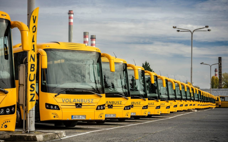 Száz új Credobus áll csatasorba a Volánbusznál