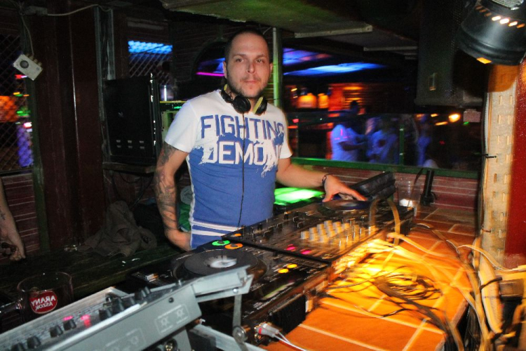 2014.11.05.Szerda Bahnhof-Lapos Dj:Marcee & Dj:RNŐFotók:árpika