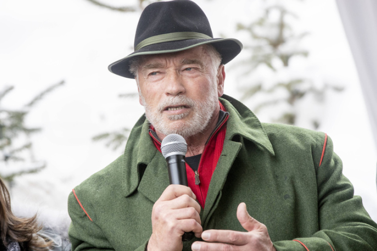 Arnold Schwarzenegger mond beszédet Andy Vajna budapesti temetésén 