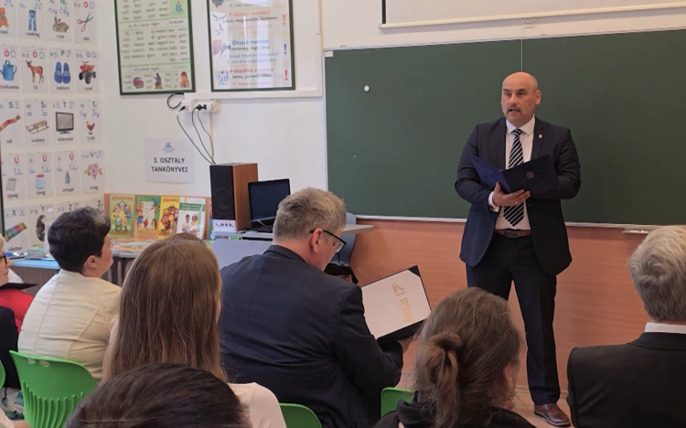 Egy teremben a múlt, a jelen és a jövő