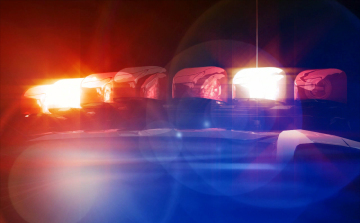 Motoros személyautóval ütközött Nagycenknél