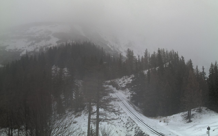 Sógoréknál már betemette a hó a hegytetőt