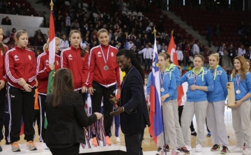 Győri középiskolás lányok nyerték a kézilabda VB-t Rouenben!