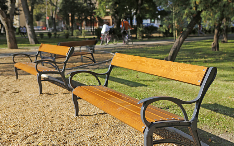 Megújult, új funkciókat kapott a Batthyány tér