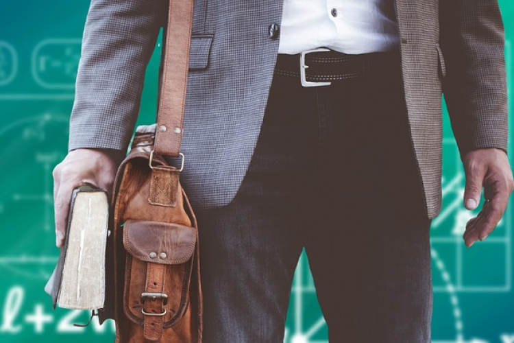 Vizsgálat indult a 13 éves diákjával szexelő isaszegi tanár ügyében